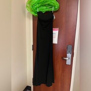 Women’s Long Formal Black Strapless Dress Size 4